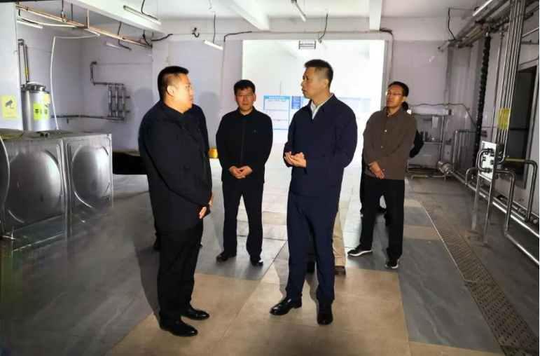 于吉顺在科右前旗调研畜牧乳业企业发展情况